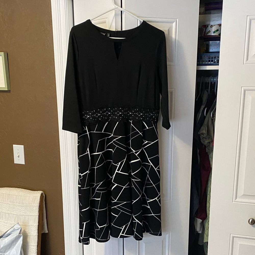 Suzi Chin Black and White Women's Dress 3/4 sleeve
